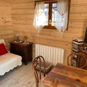 La Cabane Du Bonheur , Pinet (Isere) France