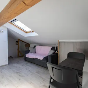 Le Coq Petit En Centre D'embrun , Embrun France